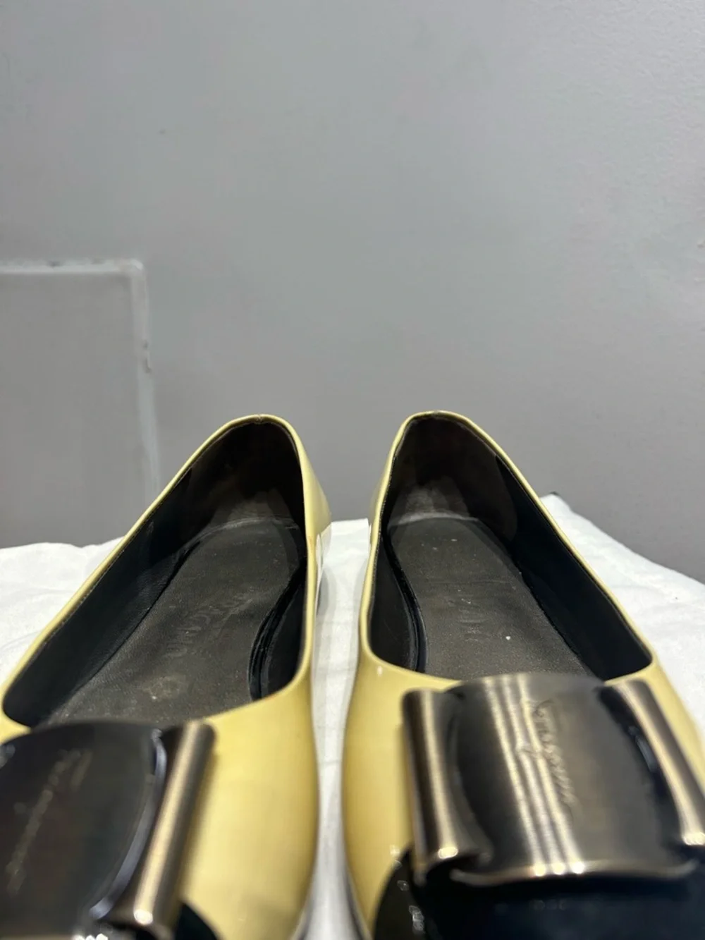 Ferragamo Ballet Flats Vara Bow Logo Hardware Size 9.5-10 US / 40-41 EU - Picture 9 of 16